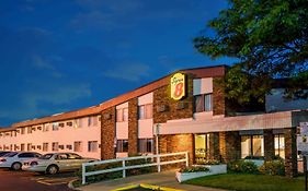 Super 8 By Wyndham Brooklyn Center/Mpls